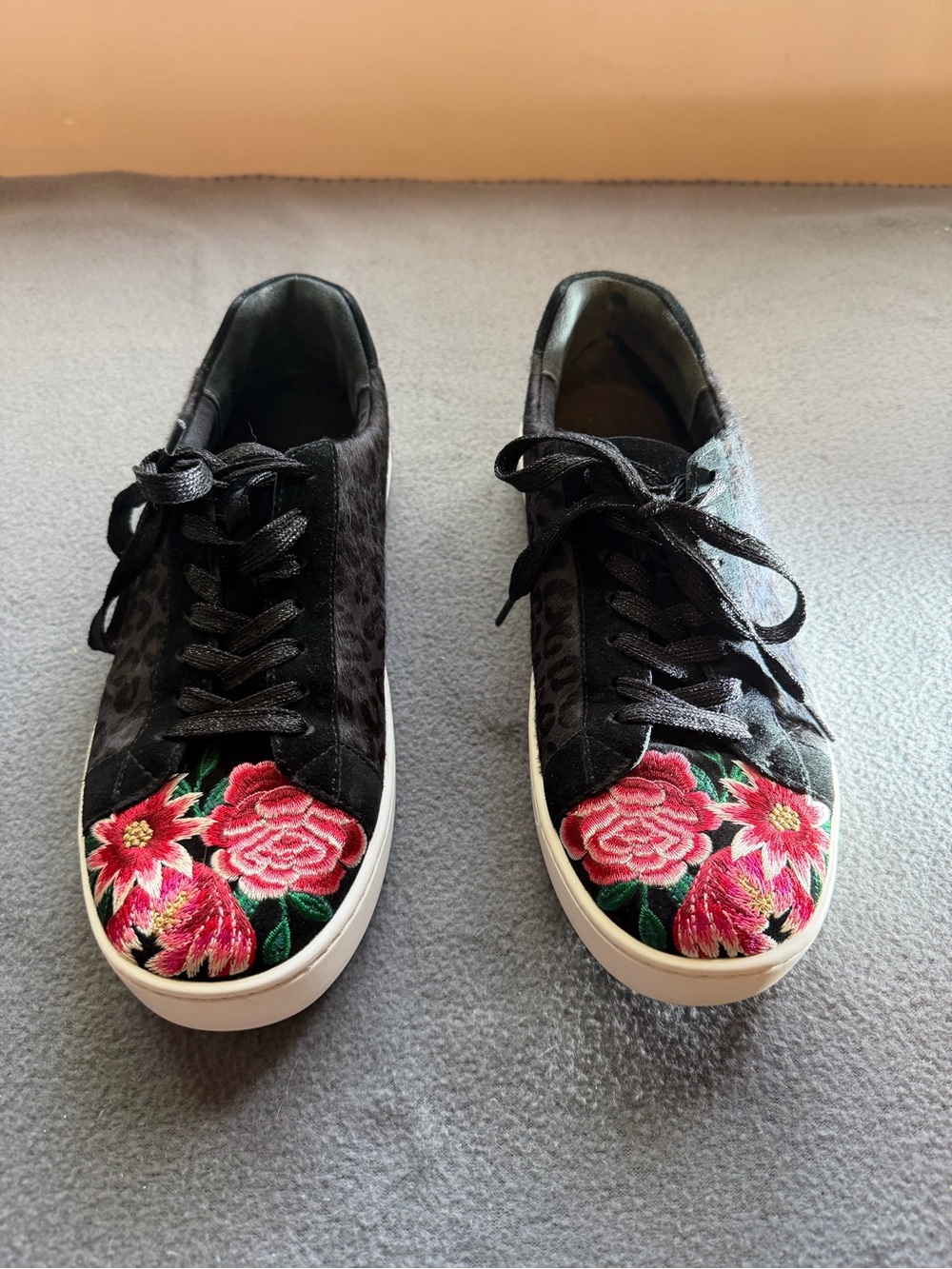 Johnny Was Black Floral Embroidered Women's Sneakers 7.5